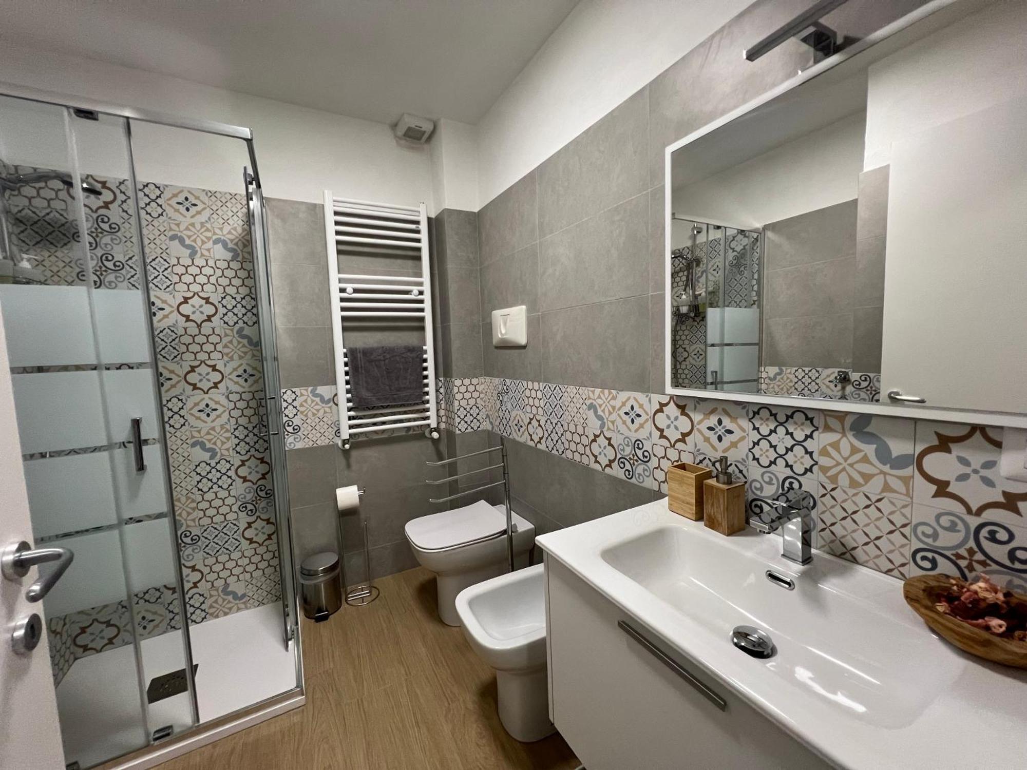 La Casa Di Lidia - Bocconi Apartment Milan Bagian luar foto